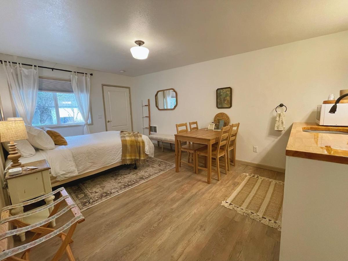 Emerald Valley Inn 포트앤젤레스 외부 사진